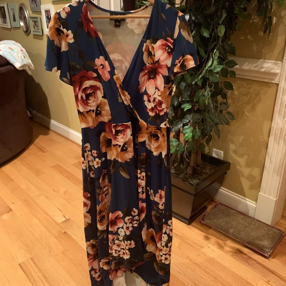 Very. CUte dress. Size large BY & BY
